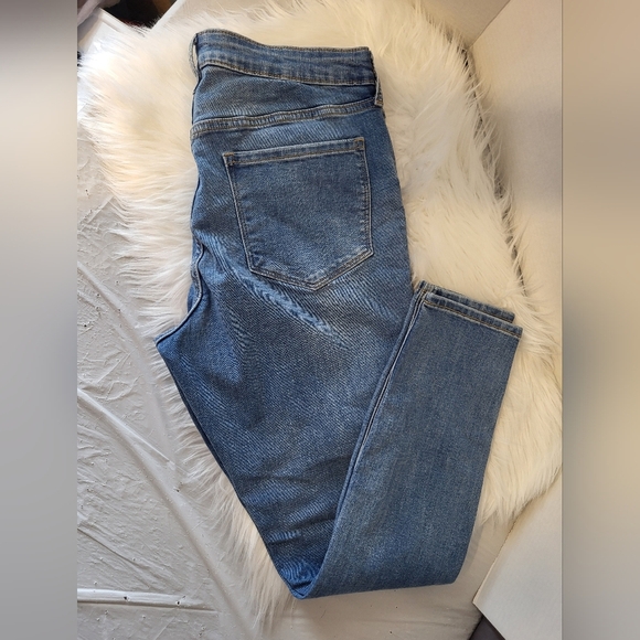 Old Navy Light Blue Women's Skinny Jeans, Size 14 (32) - Picture 4 of 4